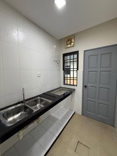 Rumah Teres 1-Tingkat untuk Dijual di Taman JP Perdana (Johor Bahru) - Marcus Tey - Kitchen - PropertyGuru.com.my