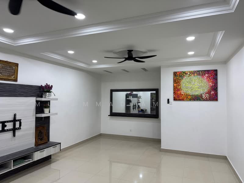 Rumah Teres untuk Disewa di Seksyen 2 Bandar Baru Bangi (Bandar Baru Bangi) - Muhammad Amerul - Living Room - PropertyGuru.com.my