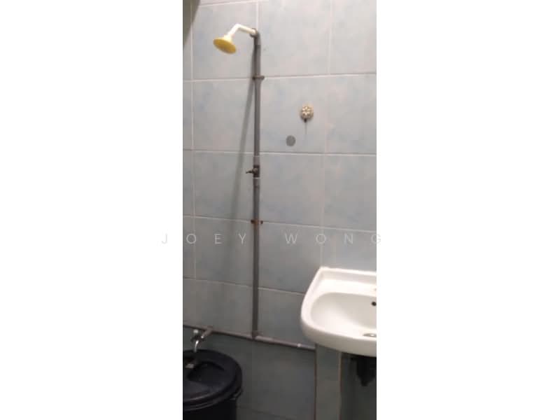 Rumah Teres 2 Tingkat untuk Disewa di Taman Batu Tiga (Shah Alam) - Joey Wong - Bathroom - PropertyGuru.com.my