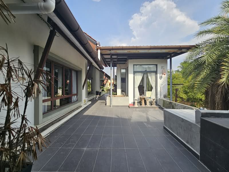 2-storey Terraced House for Sale in Bukit Jelutong (Shah Alam) - Winny Su - Exterior - PropertyGuru.com.my