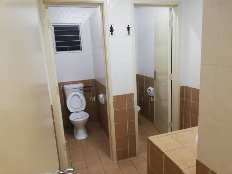 Shop / Office for Sale in Taman Putra Damai (Ara Damansara) - James Yim - bathroom - PropertyGuru.com.my