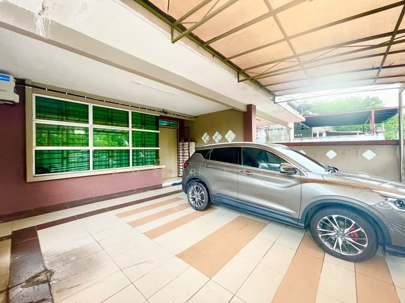 2-storey Terraced House for Sale in Taman Mawar (Sepang) - Amzar Faiz - PropertyGuru.com.my