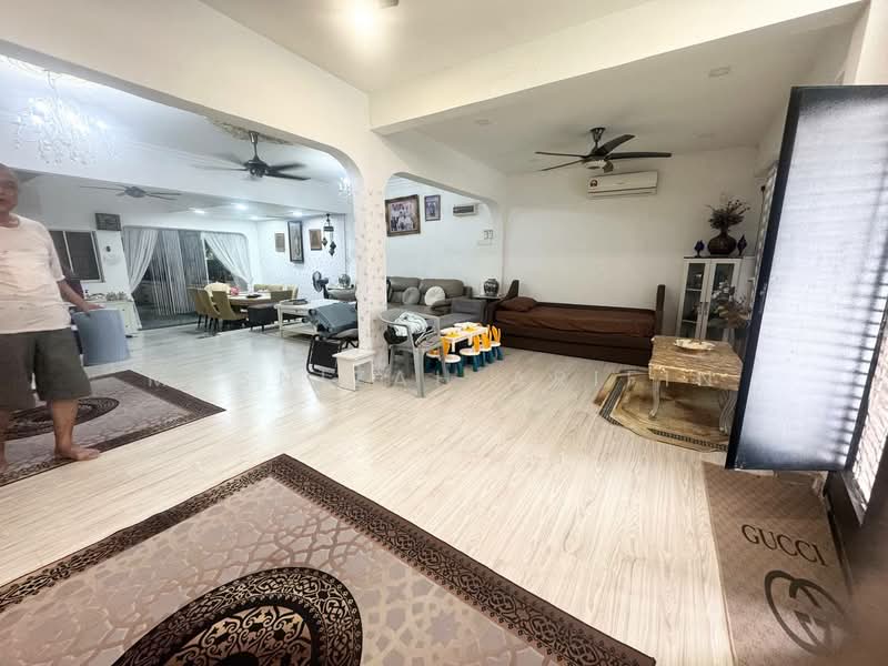 2-storey Terraced House for Sale in Batu Caves (Selangor) - Masnizah Arifin - Living Room - PropertyGuru.com.my