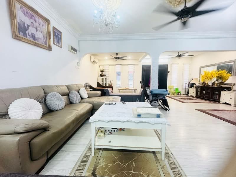 2-storey Terraced House for Sale in Batu Caves (Selangor) - Masnizah Arifin - Living Room - PropertyGuru.com.my