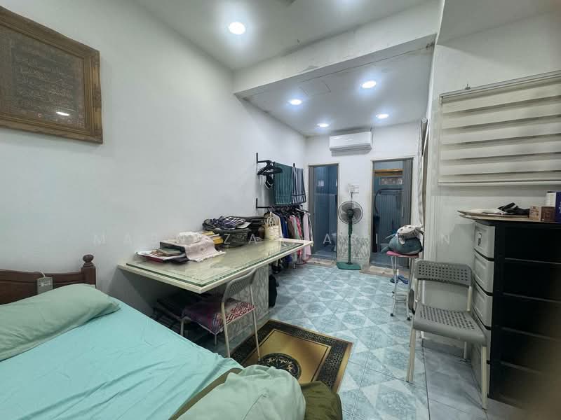 2-storey Terraced House for Sale in Batu Caves (Selangor) - Masnizah Arifin - Bedroom - PropertyGuru.com.my