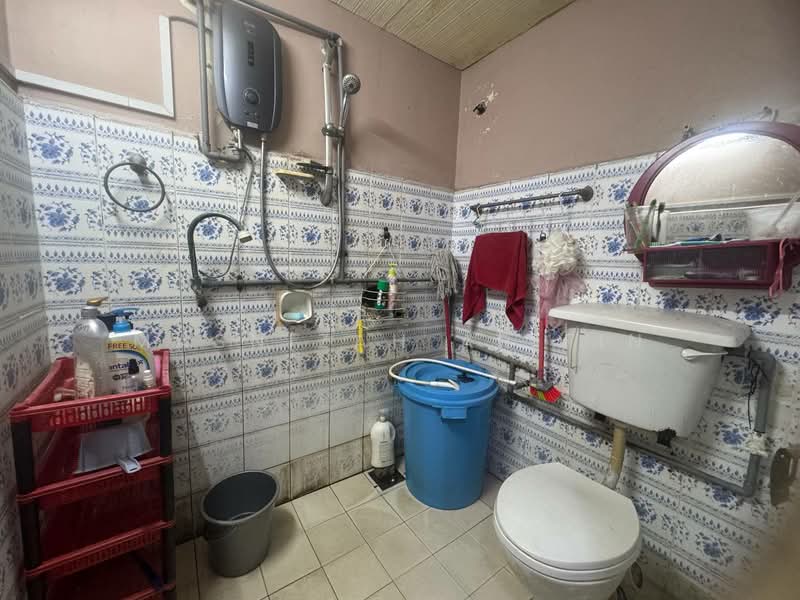 2-storey Terraced House for Sale in Batu Caves (Selangor) - Masnizah Arifin - Bathroom - PropertyGuru.com.my