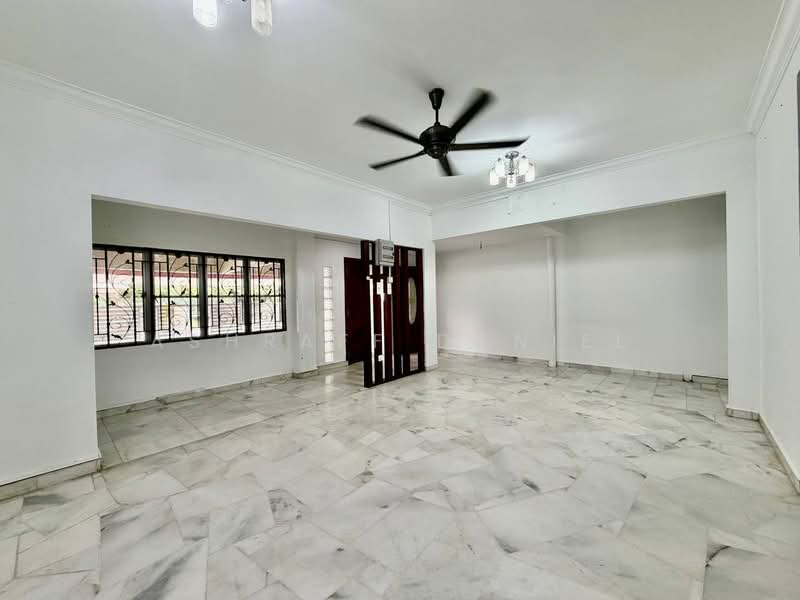 Rumah Teres 2 Tingkat untuk Dijual di Usj 22 (Subang Jaya) - Ashraff Daniel - Living Room - PropertyGuru.com.my