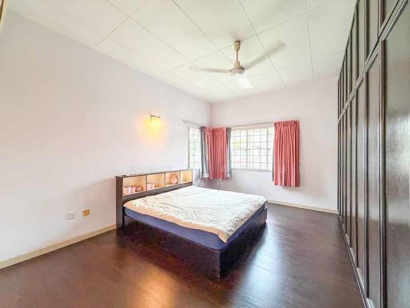 Rumah Banglo untuk Dijual di Kelana Jaya (Petaling Jaya) - Aisyah Abdul Manap - Bedroom - PropertyGuru.com.my