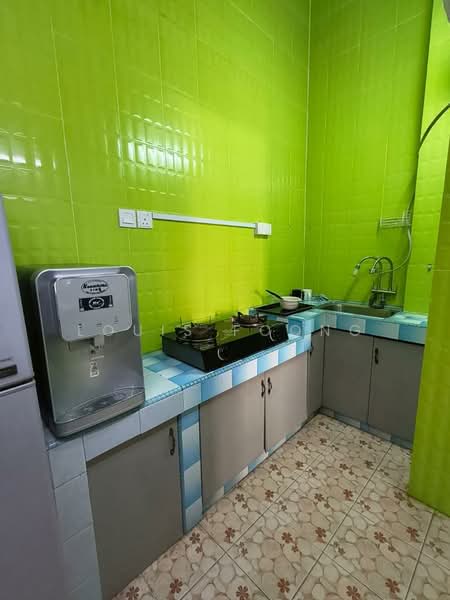Rumah Teres 2.5 Tingkat untuk Disewa di Taman Sri Sinar (Segambut) - Louis Foong - Kitchen - PropertyGuru.com.my