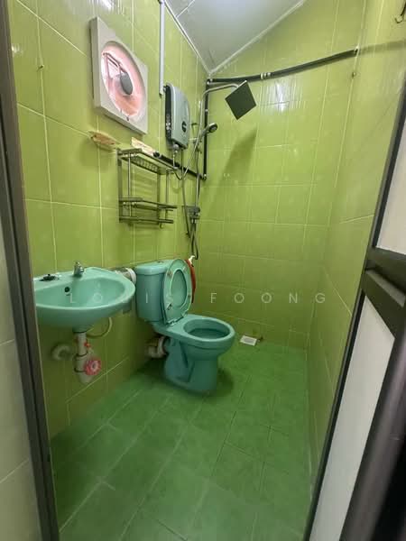 Rumah Teres 2.5 Tingkat untuk Disewa di Taman Sri Sinar (Segambut) - Louis Foong - Bathroom - PropertyGuru.com.my