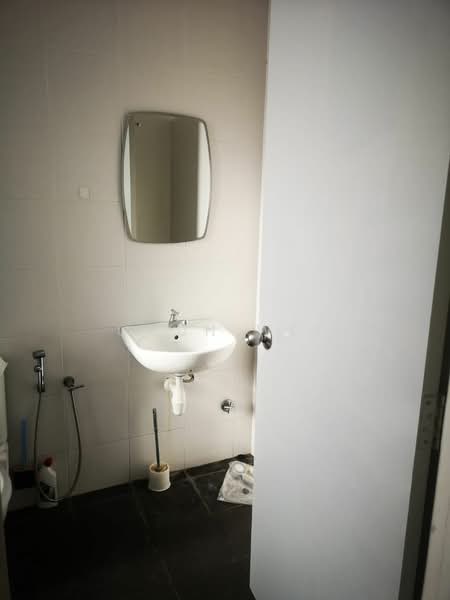 Kondominium untuk Disewa di Sky Vista Residency - Chun Wei - Bathroom - PropertyGuru.com.my