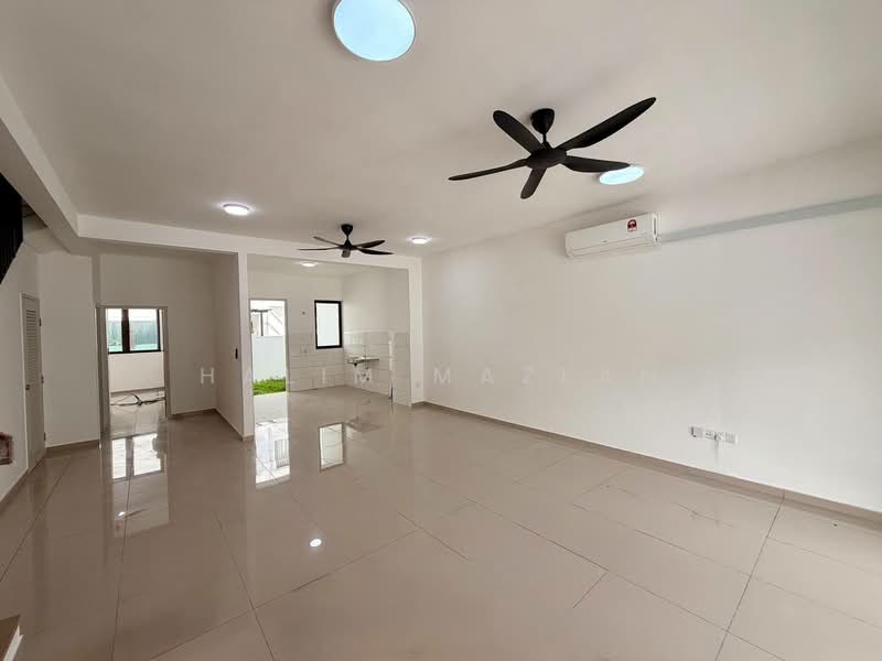 2-storey Terraced House for Rent in Hulu Langat (Selangor) - Halim Mazlan - Living Room - PropertyGuru.com.my