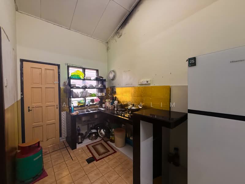 1-storey Terraced House for Sale in Bandar Sri Sendayan (Negeri Sembilan) - Azlan Salim - PropertyGuru.com.my