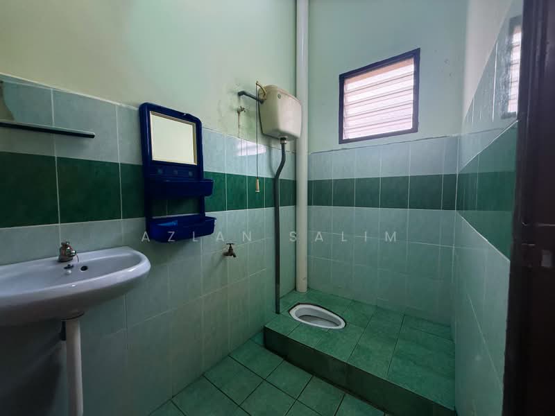 1-storey Terraced House for Sale in Bandar Sri Sendayan (Negeri Sembilan) - Azlan Salim - PropertyGuru.com.my