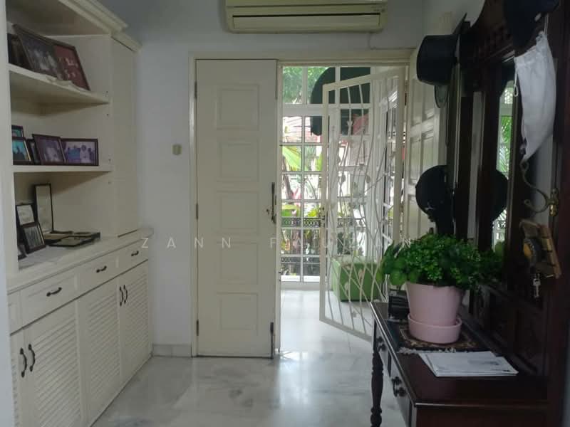 Rumah Banglo untuk Dijual di Bukit Ledang (Damansara Heights) - Zann Fauzan - Entrance - PropertyGuru.com.my