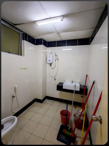 Kondominium untuk Disewa di Platinum Hill PV 8 - Henry Lim - Bathroom - PropertyGuru.com.my