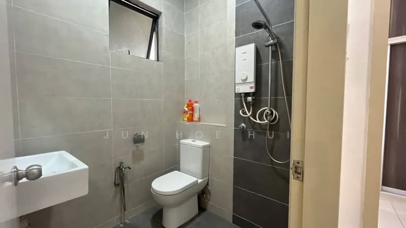Condominium for Rent at Lido Four Seasons Residence - Jun Hoe Hui - Bathroom - PropertyGuru.com.my