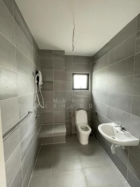 2-storey Terraced House for Sale in Cyberjaya (Selangor) - Mudz Salahuddin - Bathroom - PropertyGuru.com.my