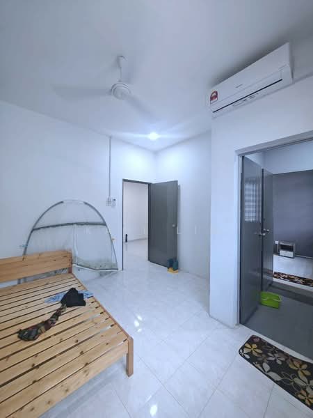 Rumah Teres 2 Tingkat untuk Dijual di Taman Megah Ria (Masai) - Karl Lim - Bedroom - PropertyGuru.com.my