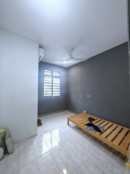 Rumah Teres 2 Tingkat untuk Dijual di Taman Megah Ria (Masai) - Karl Lim - Bedroom - PropertyGuru.com.my