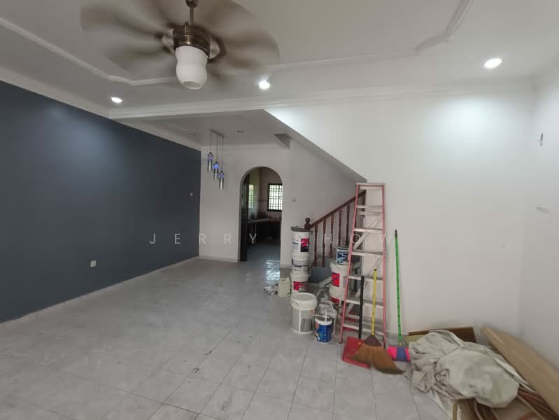 2-storey Terraced House for Sale in Ipoh (Perak) - Jerry Chow - Living Room - PropertyGuru.com.my