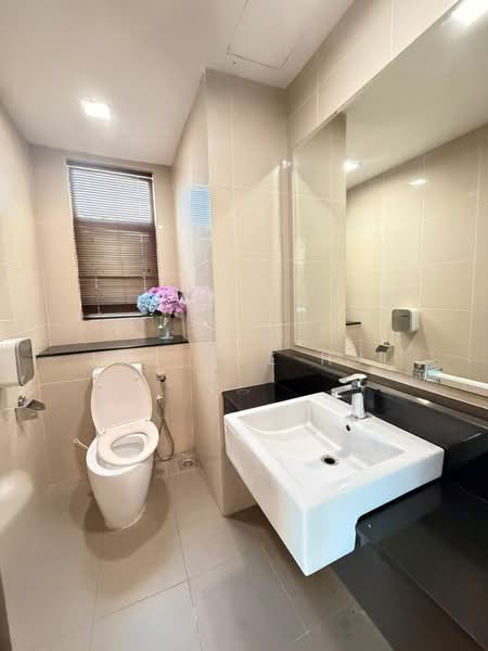 Condominium for Sale at The Peak Vista - Jun Hoe Hui - Bathroom - PropertyGuru.com.my