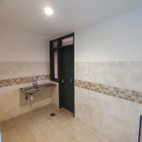 Apartment for Sale at Puteri Bayu Apartment - JK Leong - Kitchen - PropertyGuru.com.my