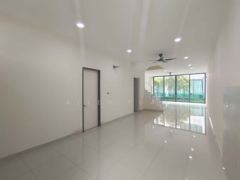 1-storey Terraced House for Sale in Balakong (Selangor) - Allen Puah - Living Room - PropertyGuru.com.my