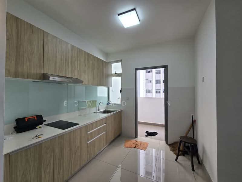 Service Residence for Sale at Meridin Bayvue Serviced Apartment - Edward Gan - Kitchen - PropertyGuru.com.my
