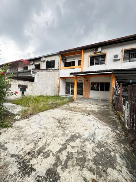 2-storey Terraced House for Sale in Taman Johor Jaya (Johor Bahru) - JOANNE YONG - Exterior - PropertyGuru.com.my