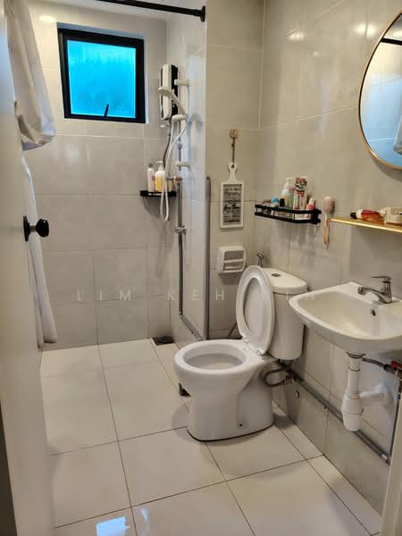 Condominium for Rent at TRI PINNACLE - Lim Keh Sin - Bathroom - PropertyGuru.com.my