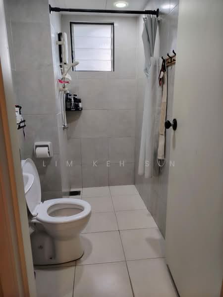 Condominium for Rent at TRI PINNACLE - Lim Keh Sin - Bathroom - PropertyGuru.com.my