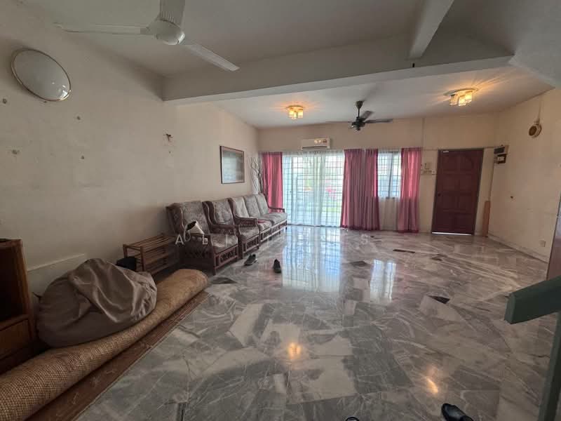 Rumah Teres 2 Tingkat untuk Dijual di Bukit Indah (Ampang) - Ali Idris - Living Room - PropertyGuru.com.my