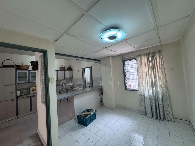 Rumah Teres 2 Tingkat untuk Dijual di Bukit Indah (Ampang) - Ali Idris - Kitchen - PropertyGuru.com.my