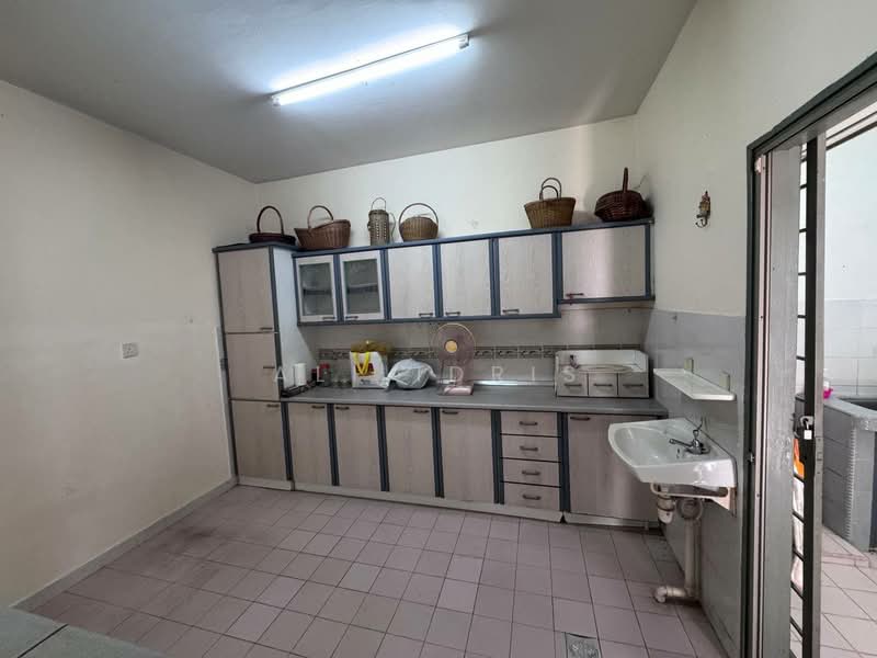 Rumah Teres 2 Tingkat untuk Dijual di Bukit Indah (Ampang) - Ali Idris - Kitchen - PropertyGuru.com.my