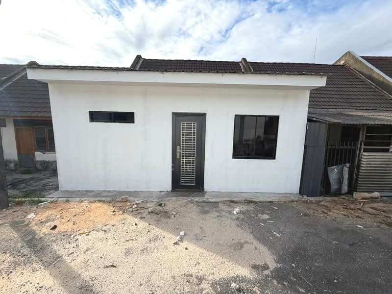 1-storey Terraced House for Sale in Bandar Selesa Jaya (Skudai) - Janice Yong - Exterior - PropertyGuru.com.my