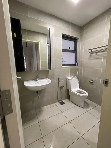 Kondominium untuk Dijual di Lakeville Residence - JK Leong - Bathroom - PropertyGuru.com.my