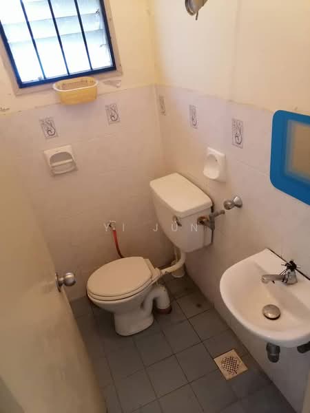 Rumah Teres 2 Tingkat untuk Dijual di TAMAN PUCHONG UTAMA (Puchong) - Yi Jun - Bathroom - PropertyGuru.com.my