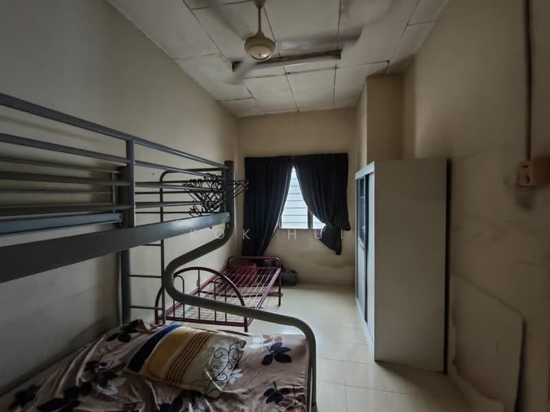 2-storey Terraced House for Sale in Taman Desa Jaya (Johor Bahru) - Kok Hui - Bedroom - PropertyGuru.com.my