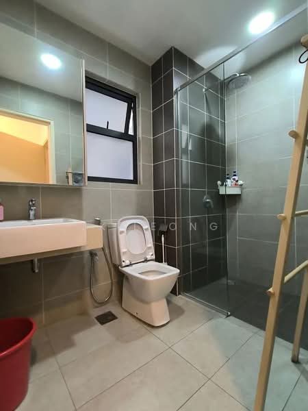 Kondominium untuk Dijual di Lakeville Residence - JK Leong - Bathroom - PropertyGuru.com.my