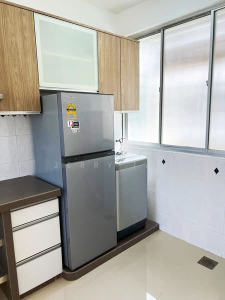 Kondominium untuk Disewa di Azuria Condominium - Jerry Tan - Kitchen - PropertyGuru.com.my