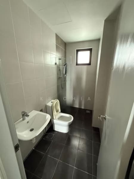 Service Residence for Sale at D'sands Residence - KS Chia - Bathroom - PropertyGuru.com.my