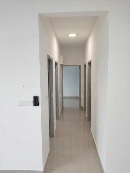 Servis Apartment untuk Disewa di Bayu Residensi - Frankie Sing - Corridor - PropertyGuru.com.my