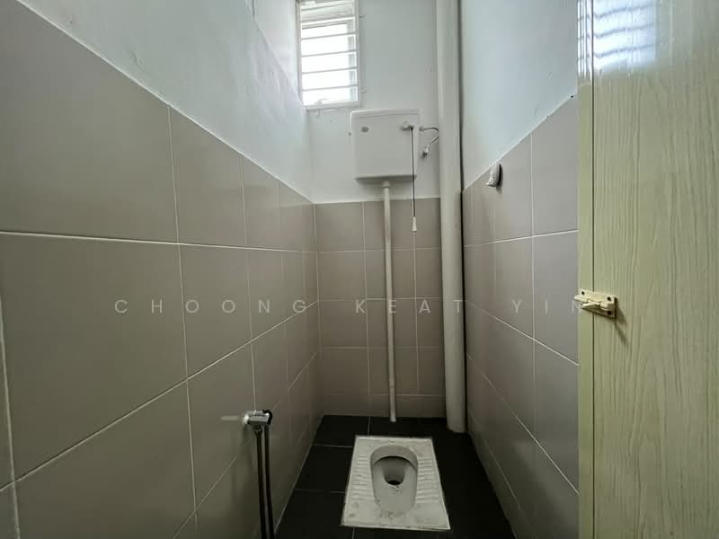 Shop for Rent in Kawasan Perusahaan Tandop Baru (Alor Setar) - Choong Keat Yin - Bathroom - PropertyGuru.com.my