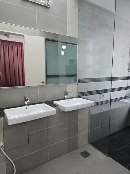 2-storey Terraced House for Rent in Taman Eko Botanic (Gelang Patah) - Alicia Lian - Bathroom - PropertyGuru.com.my
