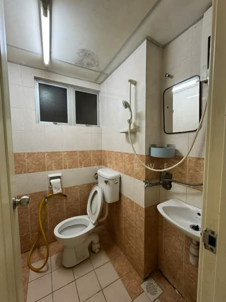 Pangsapuri untuk Dijual di Pelangi Damansara - Ethan Swe - Bathroom - PropertyGuru.com.my