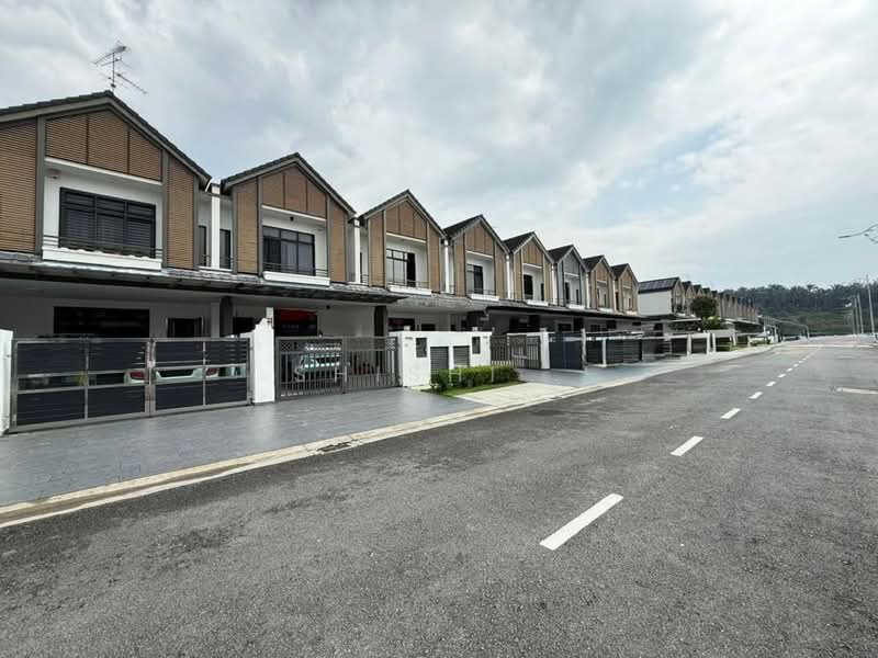 Terraced House for Sale in Johor Bahru (Johor) - Shishi . - PropertyGuru.com.my