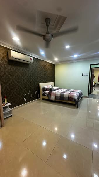 Rumah Teres 2 Tingkat untuk Dijual di Taman Desa Serdang (Seri Kembangan) - Zarema Kulbuzheva - Bedroom - PropertyGuru.com.my
