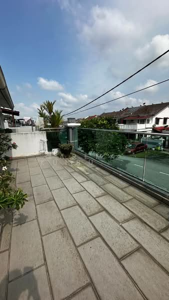 Rumah Teres 2 Tingkat untuk Dijual di Taman Desa Serdang (Seri Kembangan) - Zarema Kulbuzheva - Balcony - PropertyGuru.com.my