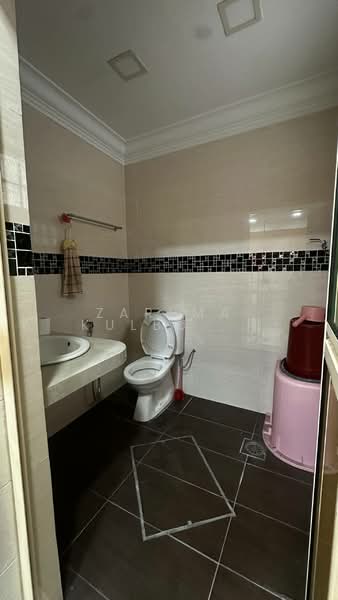 Rumah Teres 2 Tingkat untuk Dijual di Taman Desa Serdang (Seri Kembangan) - Zarema Kulbuzheva - Bathroom - PropertyGuru.com.my